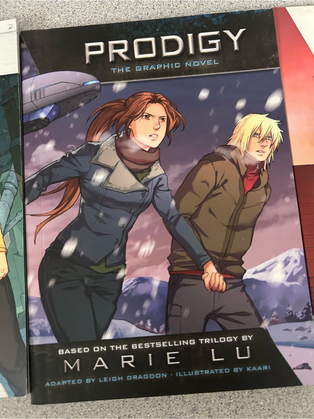 Marie Lu Graphic Novel set